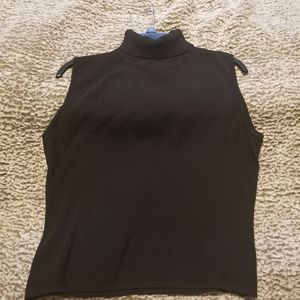 Sleeveless turtleneck sweater